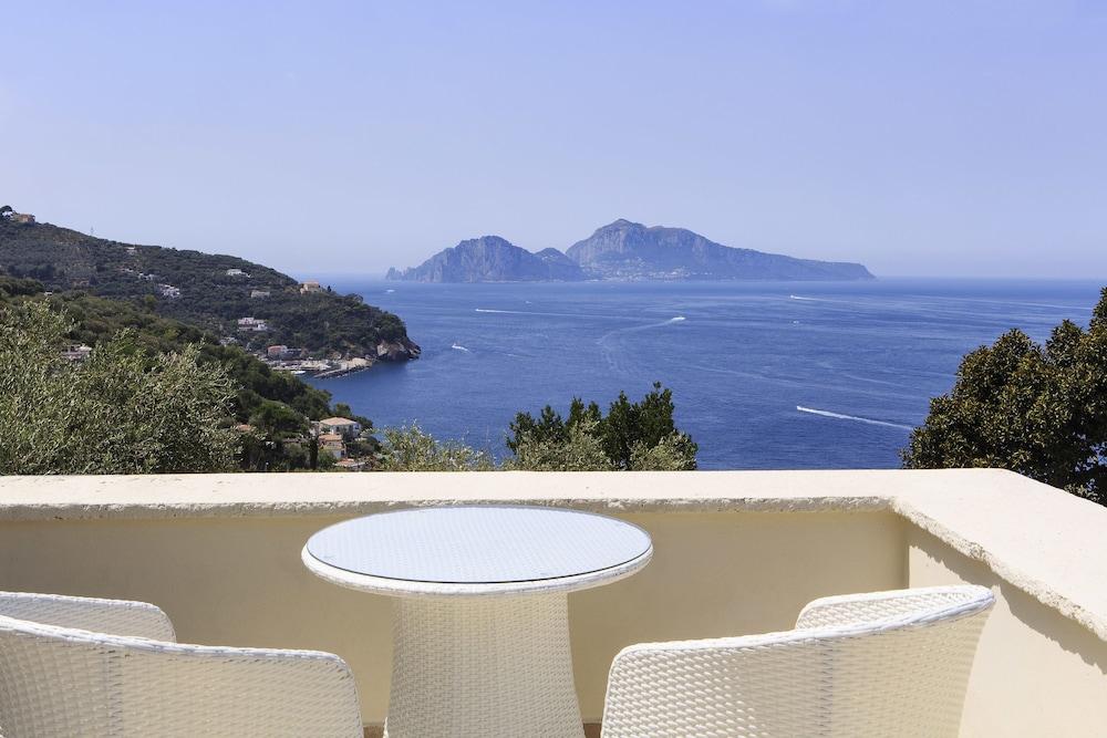 Hotel Vista Di Capri Massa Lubrense Bagian luar foto